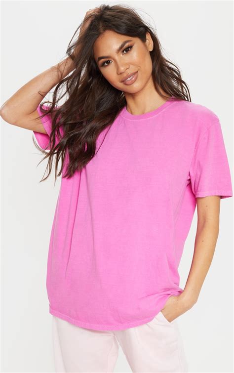 pink oversized graphic t shirt.